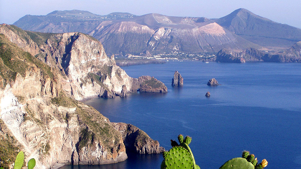 Charter vela e motore Lipari