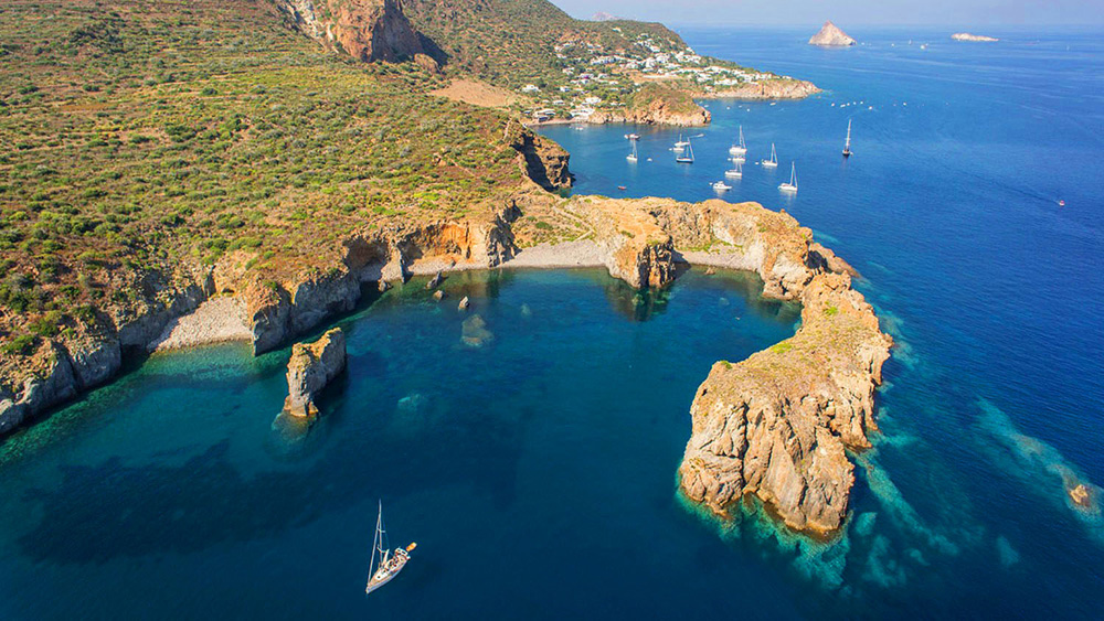 Charter vela e motore Panarea